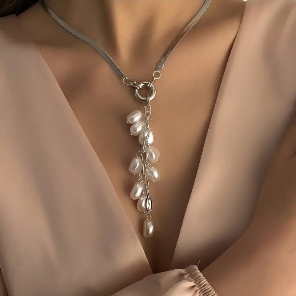 Gorgeous Silver Pearl Drop Necklace
